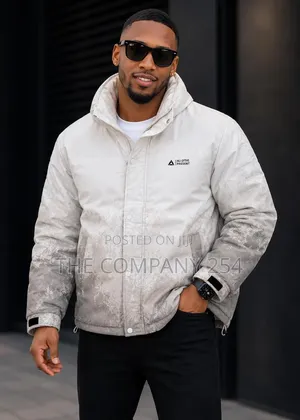 Quality Casual Designer Puffed Men All Weather Jacket Available