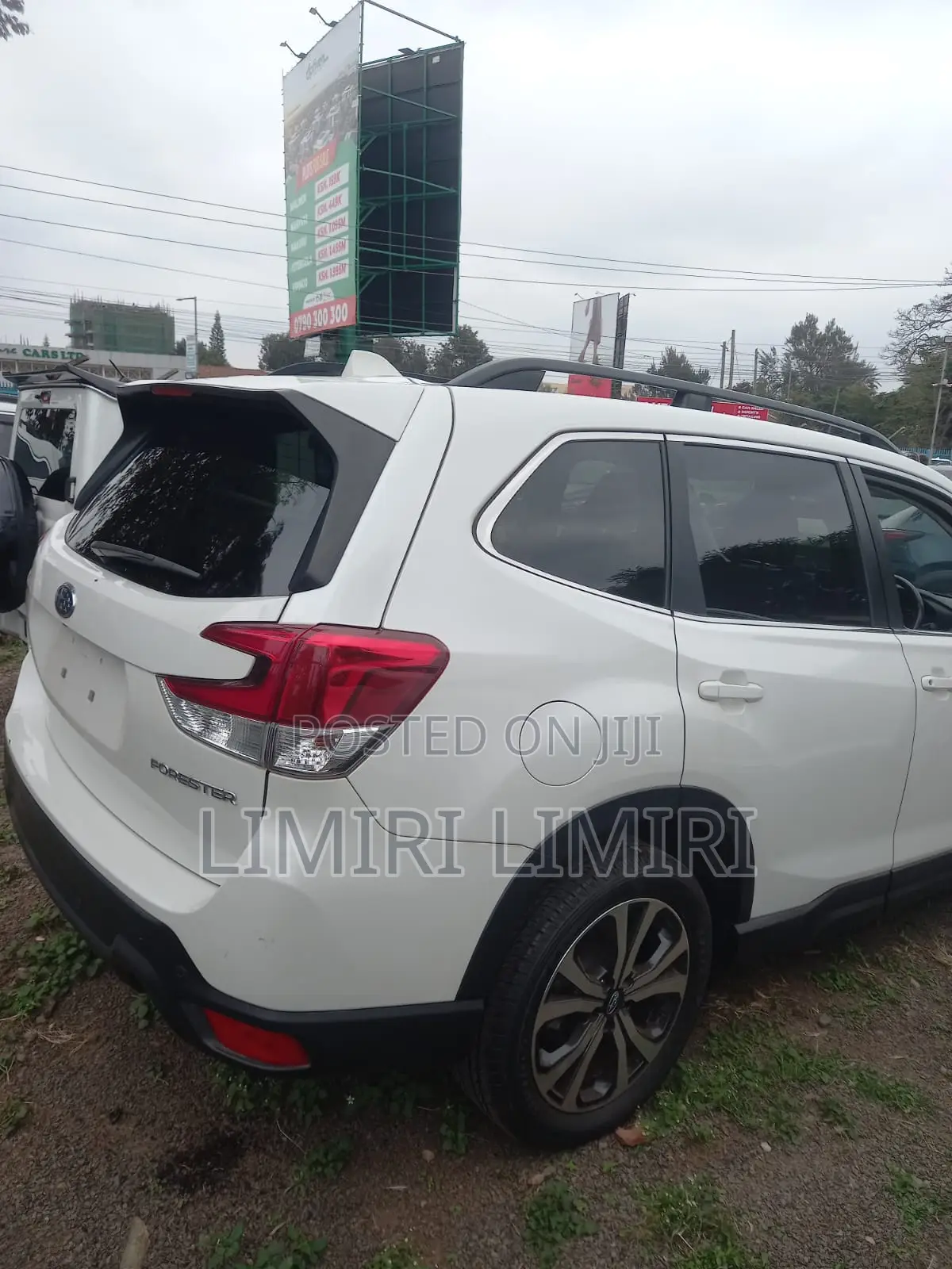 Subaru Forester Premium AWD 2019 White