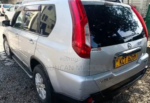 Nissan X-Trail 2011 Gray