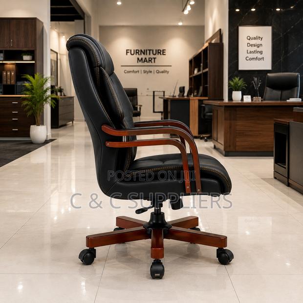 Black Leather Boss High Back Seat. - thumbnail 6