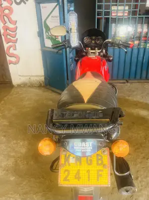 Bajaj Boxer 125 2023 Red