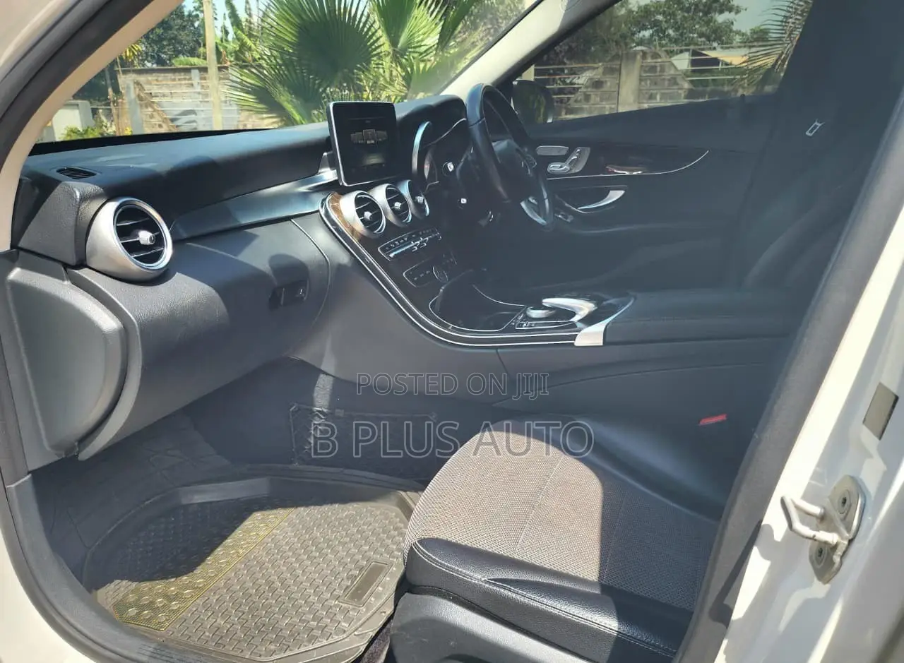 Mercedes-Benz C200 2016 White