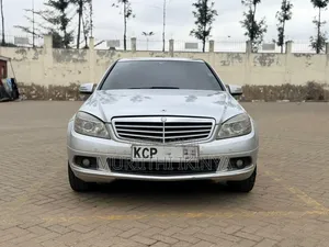 Mercedes-Benz C200 2011 Silver