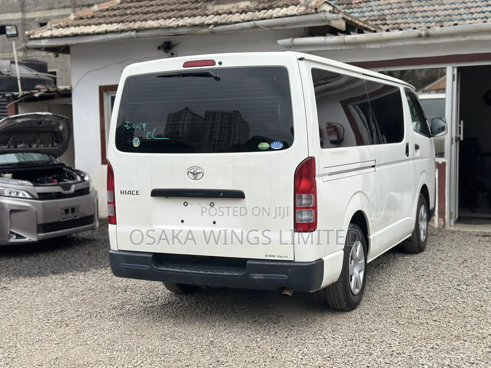 Toyota HiAce 2019 White