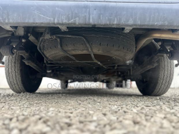 Toyota HiAce 2019 White - thumbnail 10