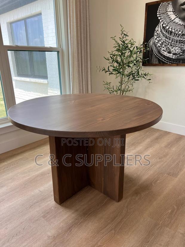 Round Brown Meeting Table. - thumbnail 5