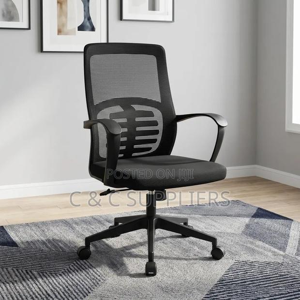 Office Mesh Staff Swivel Chair. - main view