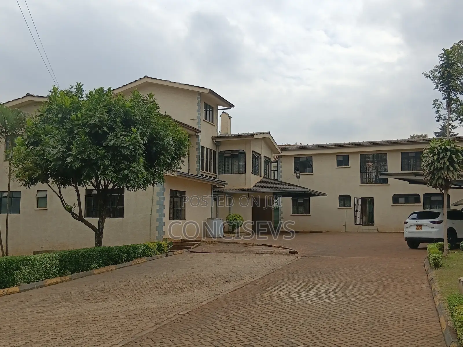 8bdrm Mansion in Nyari Estate Nairobi for sale