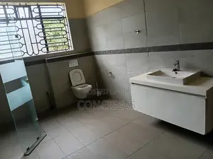 8bdrm Mansion in Nyari Estate Nairobi for sale