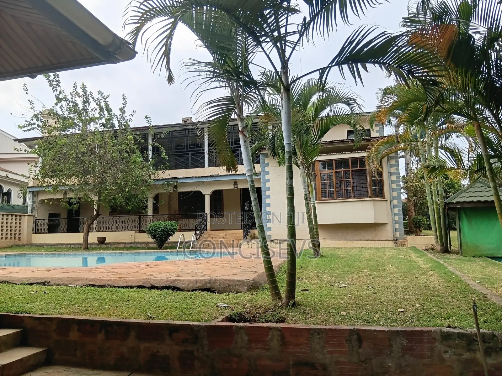 8bdrm Mansion in Nyari Estate Nairobi for sale