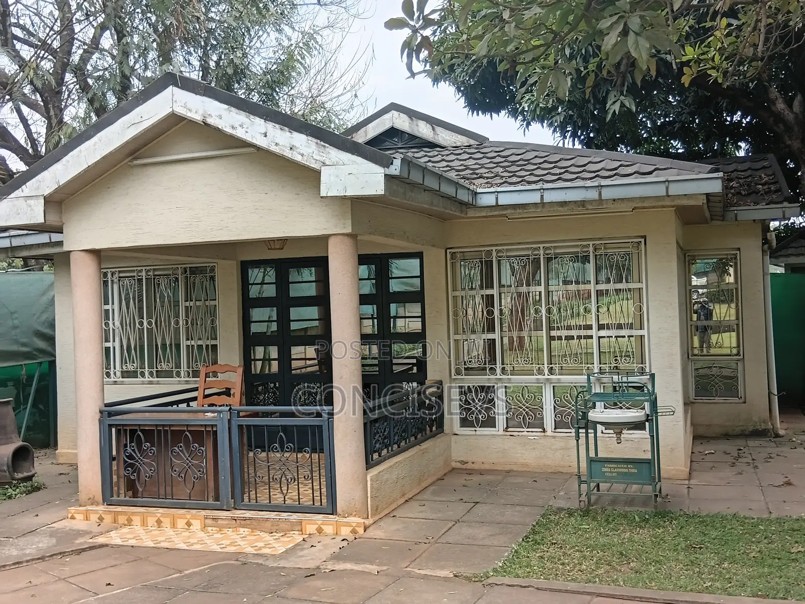 8bdrm Mansion in Nyari Estate Nairobi for sale
