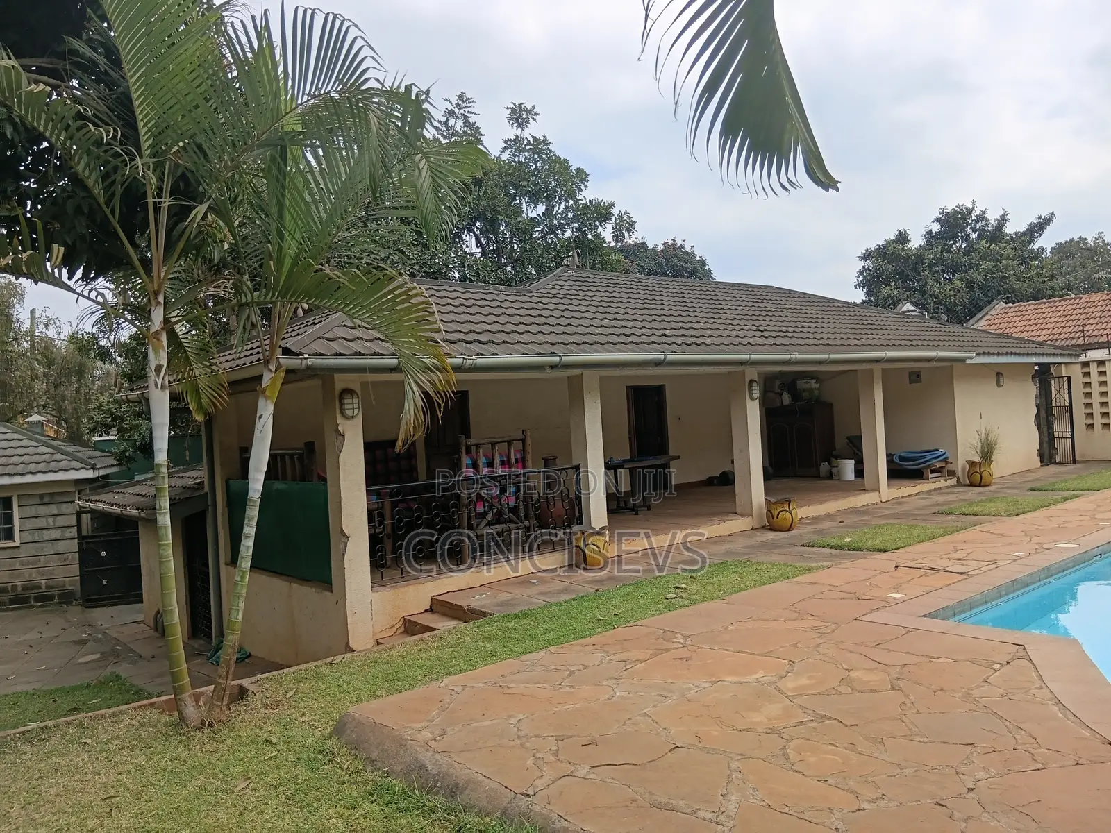 8bdrm Mansion in Nyari Estate Nairobi for sale