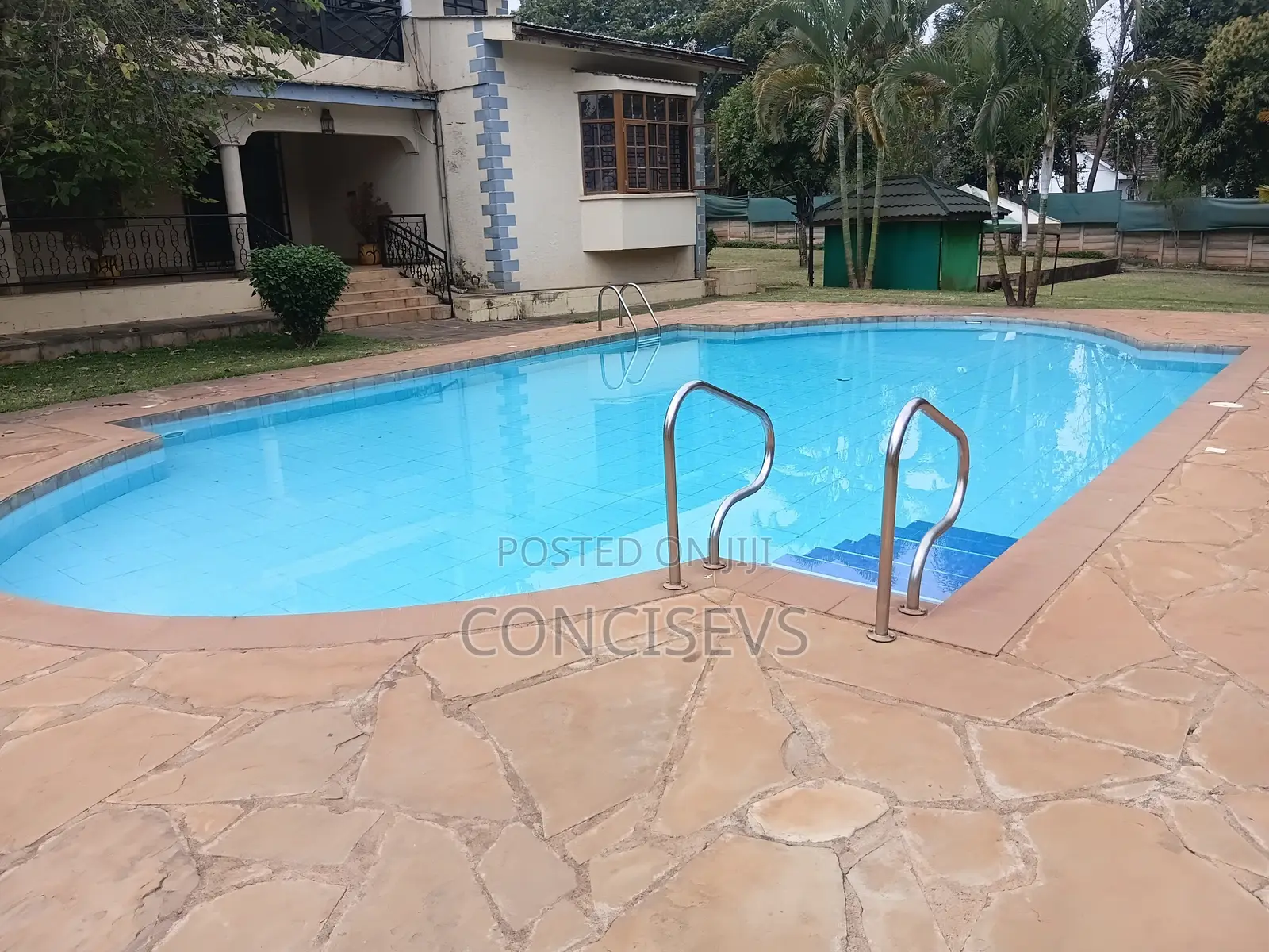 8bdrm Mansion in Nyari Estate Nairobi for sale