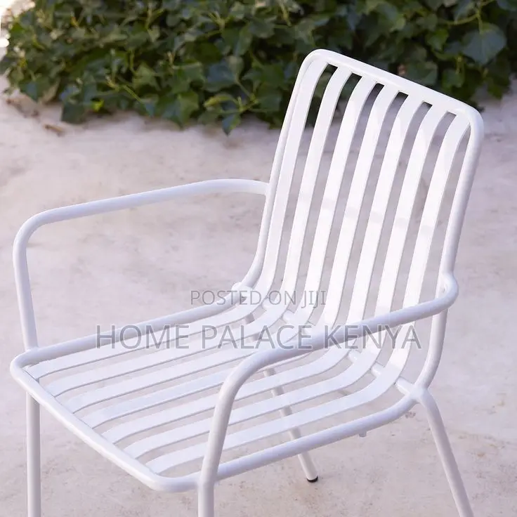 Plastic Chair; Comfortable Plastic Chair for Everyday Use