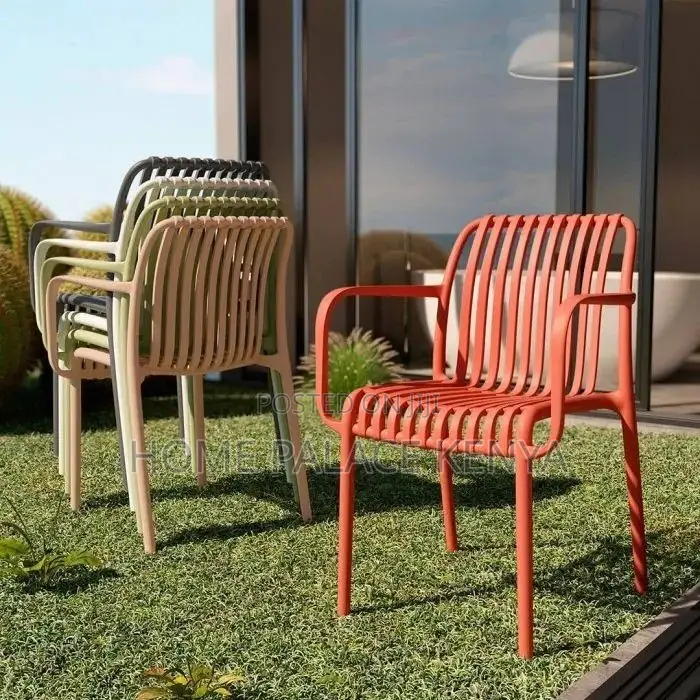 Plastic Chair; Comfortable Plastic Chair for Everyday Use