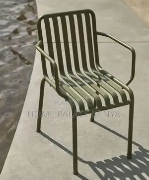 Plastic Chair; Comfortable Plastic Chair for Everyday Use