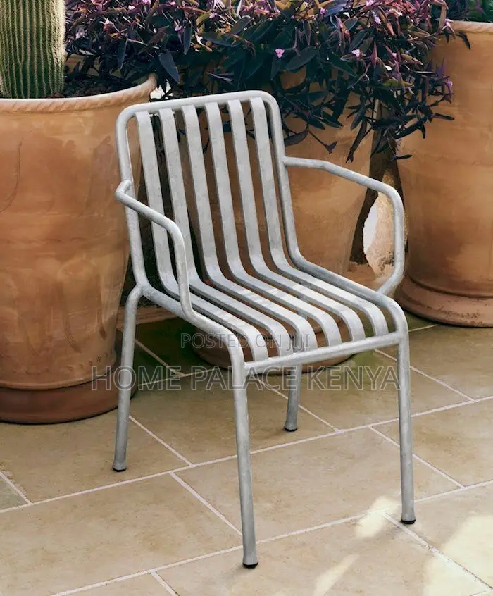 Plastic Chair; Comfortable Plastic Chair for Everyday Use