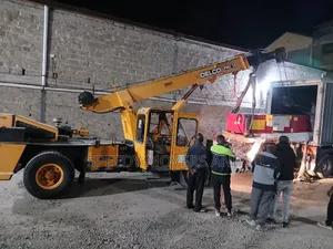 Hoisting Crane Services on Hand 