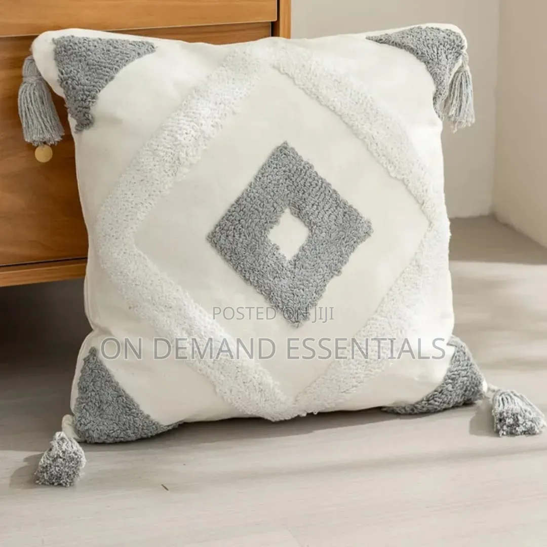 Luxury Tufted Pillow Cases
45cm by 45cm