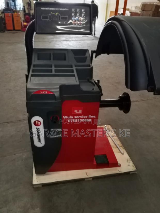 Heavy Duty Tyre Balancer - main view