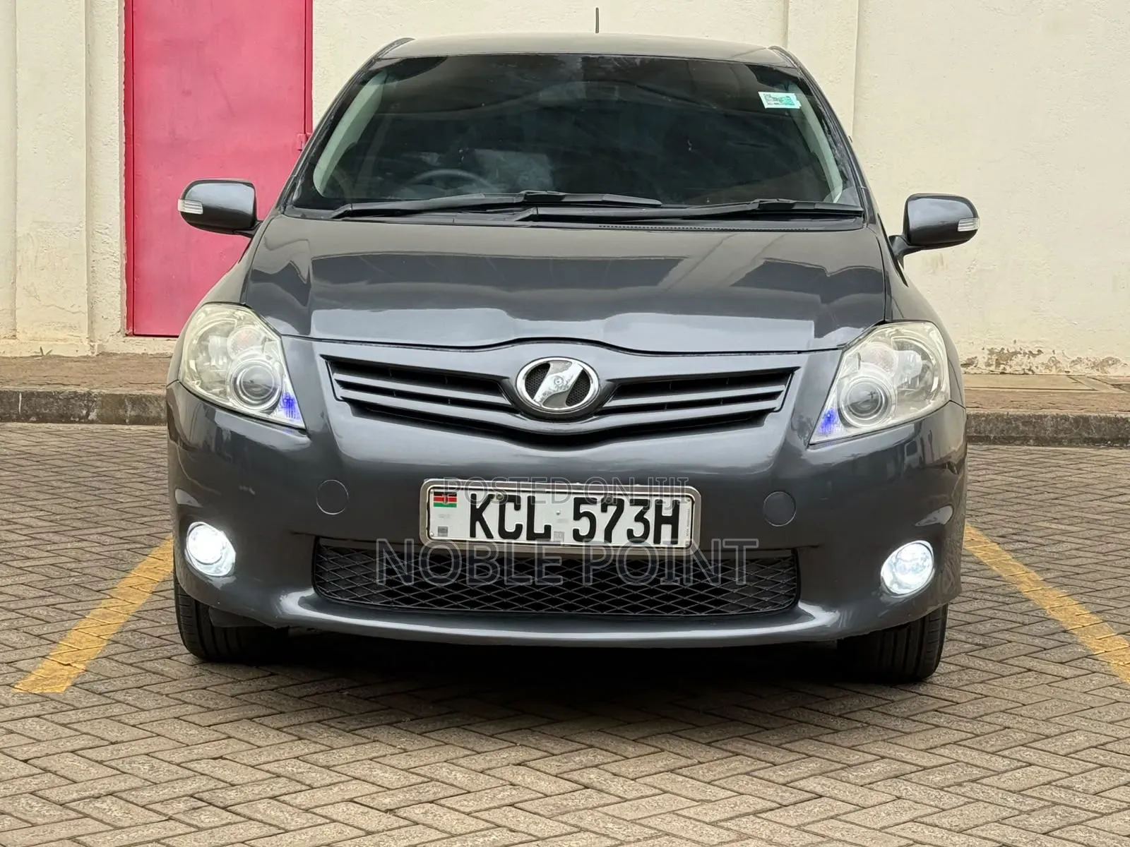 Toyota Auris 2010 Gray