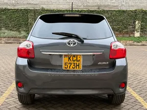 Toyota Auris 2010 Gray