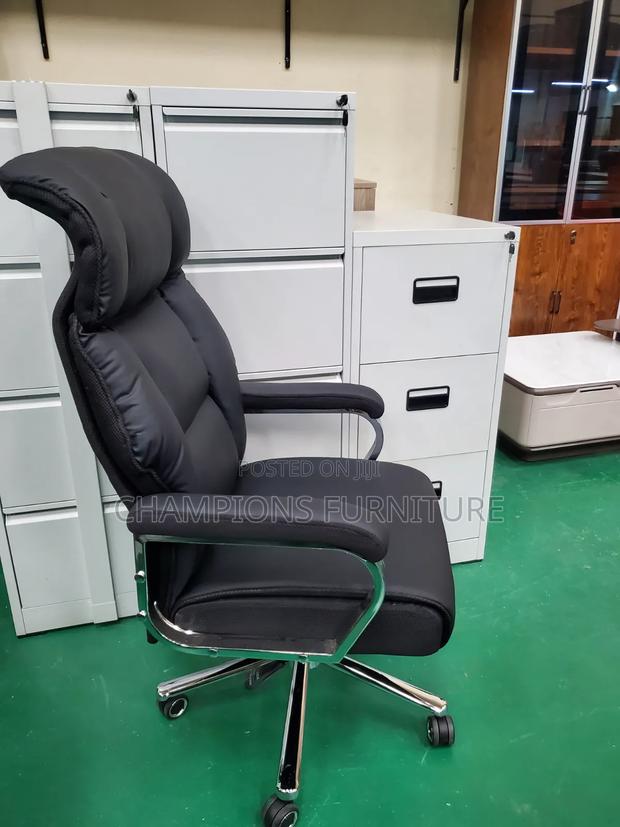 Plush Executive Black Office Chair - thumbnail 2