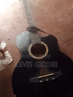 Guitar Semiacoustic