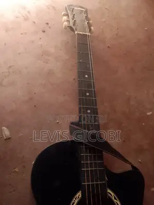 Guitar Semiacoustic