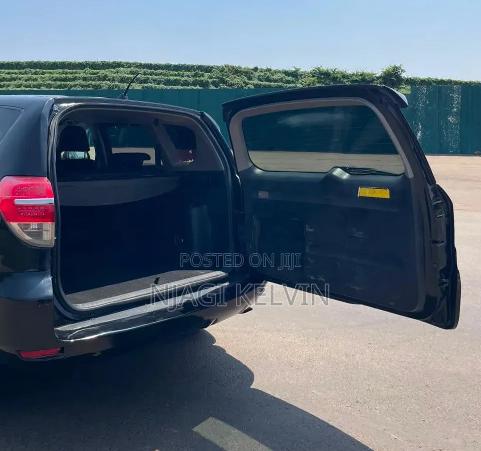 Toyota Vanguard 2012 Black