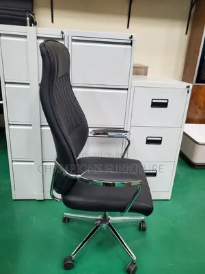 High Back Diamond Stitched Exectuive Office Chair