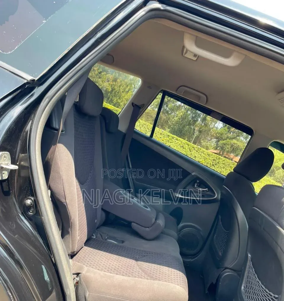 Toyota Vanguard 2012 Black