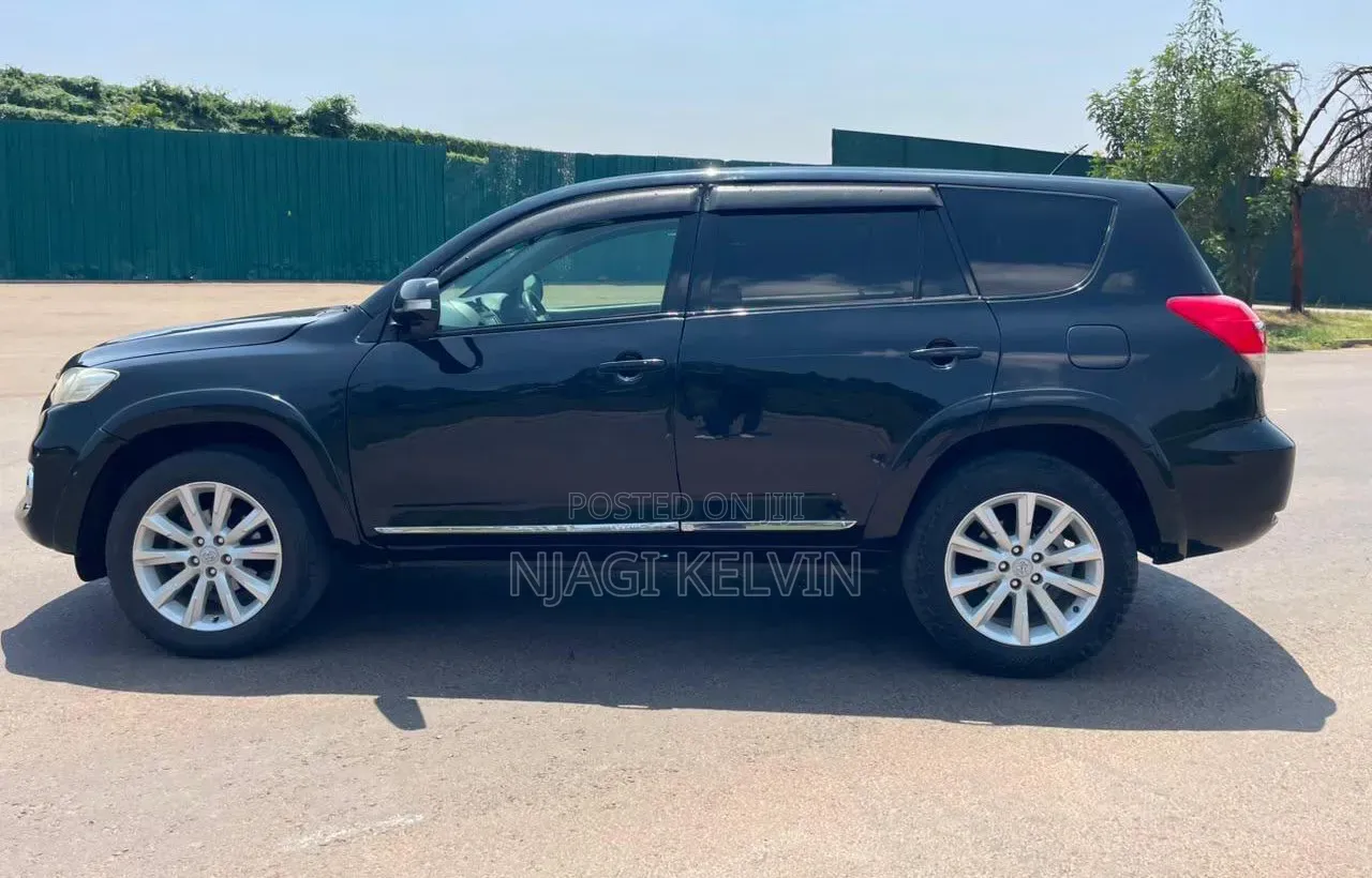 Toyota Vanguard 2012 Black