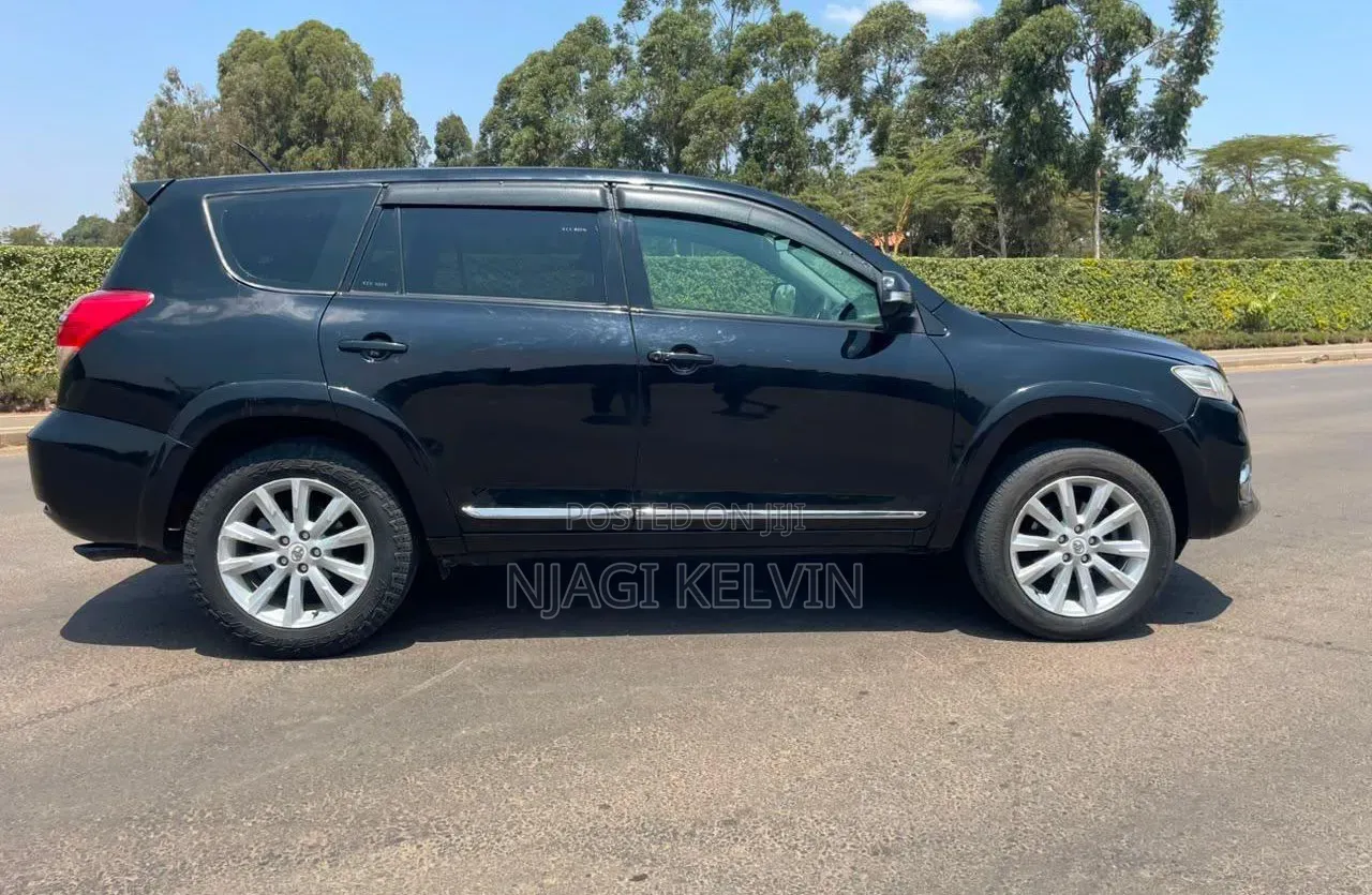Toyota Vanguard 2012 Black