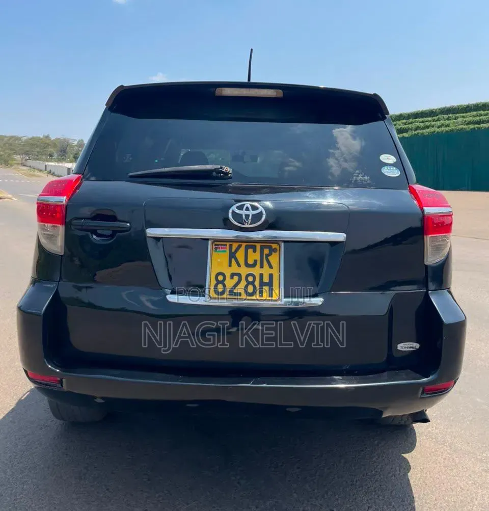 Toyota Vanguard 2012 Black