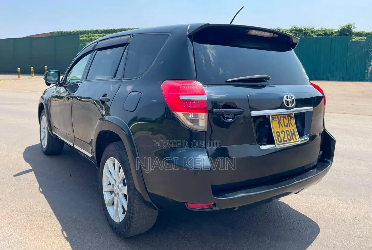 Toyota Vanguard 2012 Black