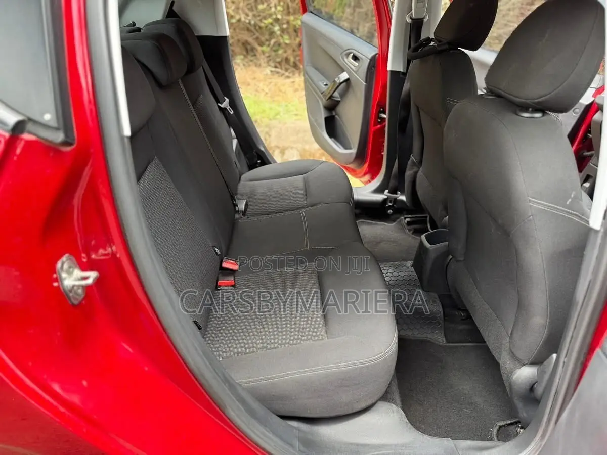 Peugeot 208 2019 Red