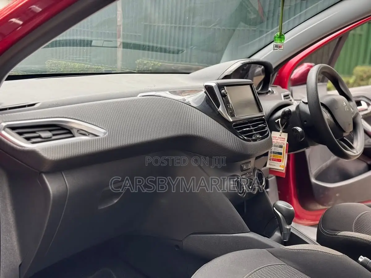 Peugeot 208 2019 Red