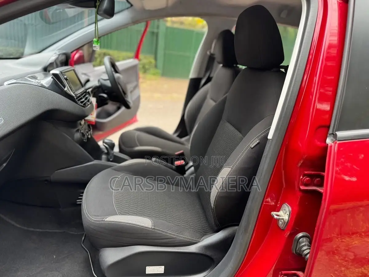 Peugeot 208 2019 Red