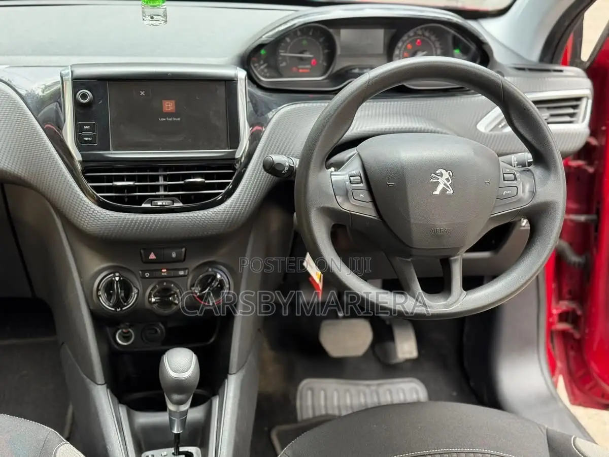 Peugeot 208 2019 Red