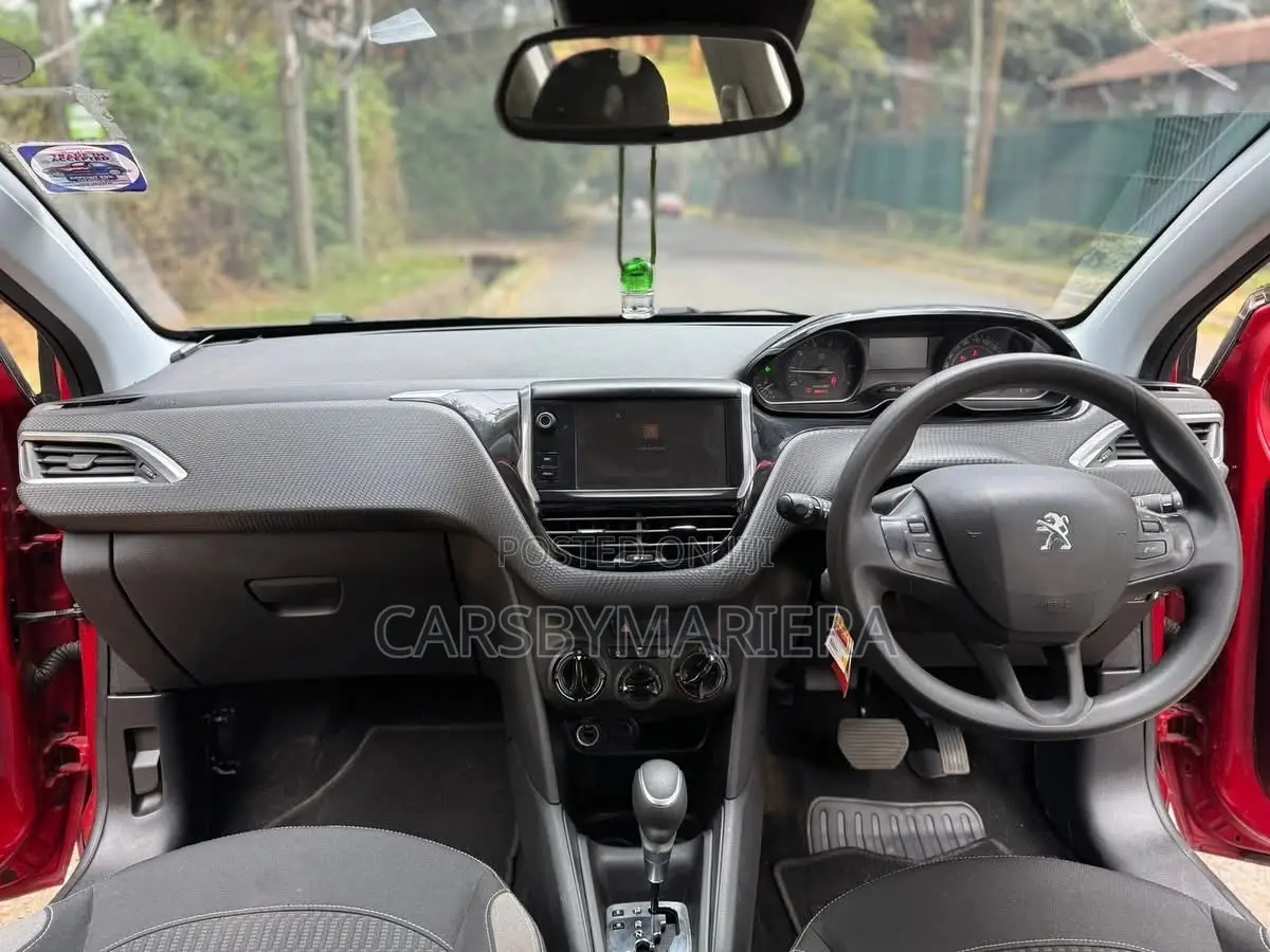 Peugeot 208 2019 Red
