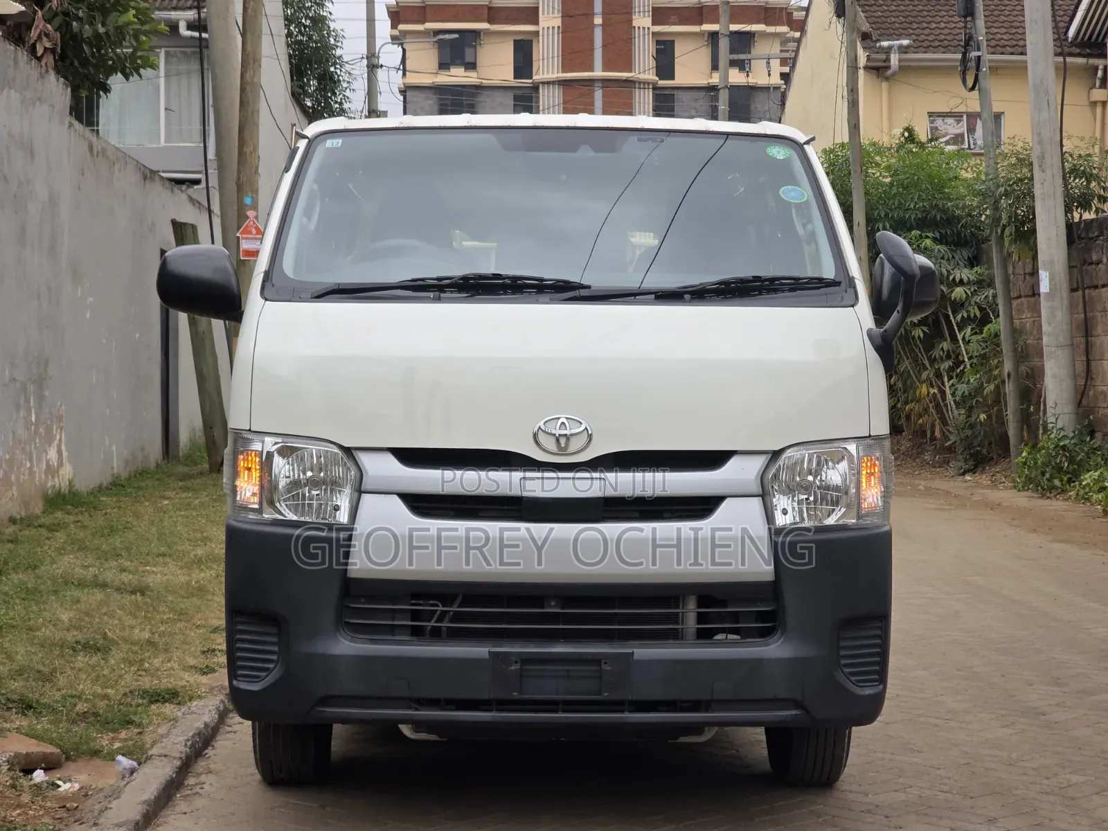 Toyota HiAce 2019 White
