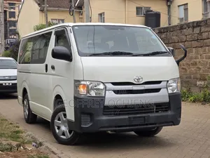 Toyota HiAce 2019 White