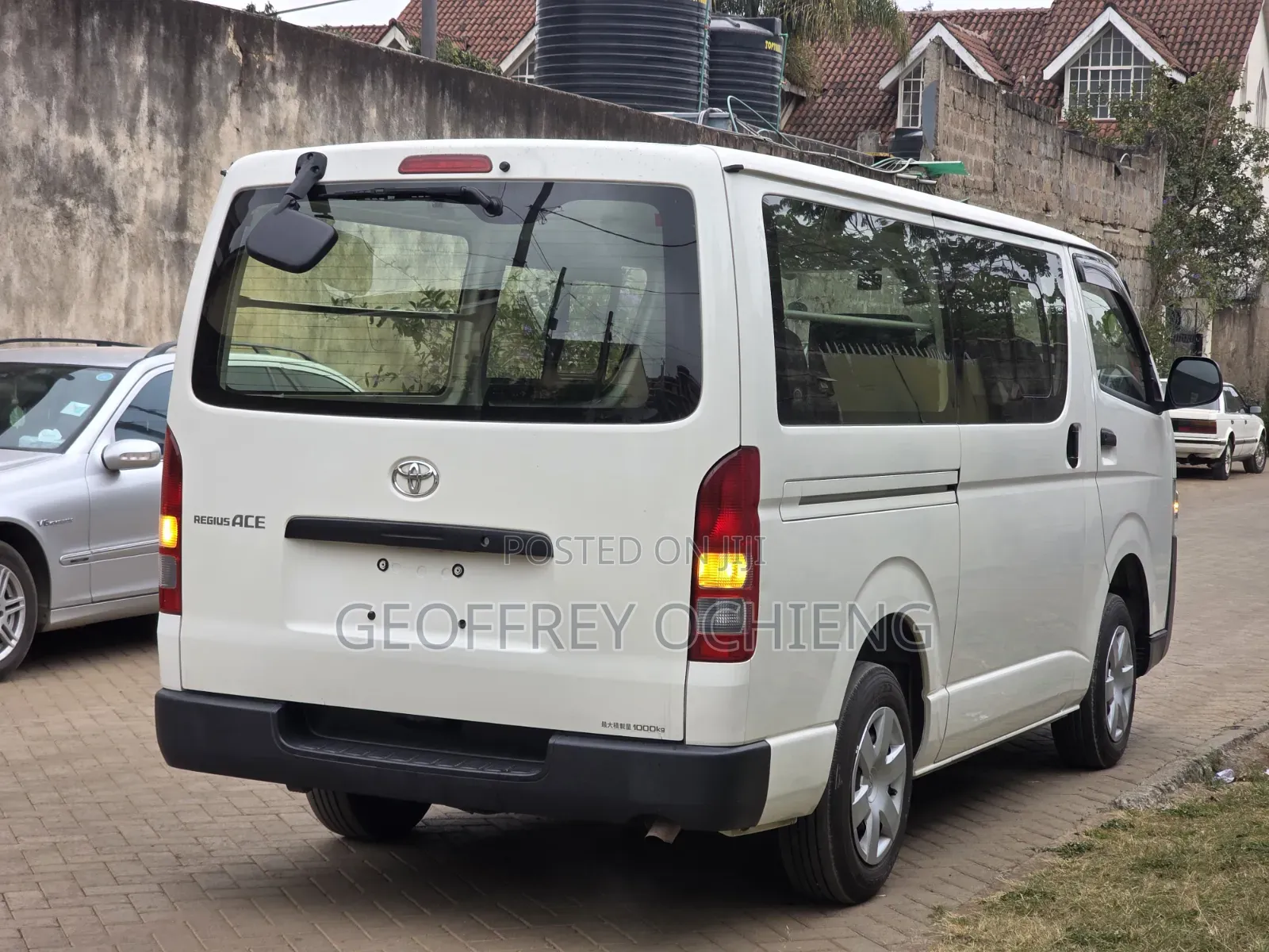 Toyota HiAce 2019 White