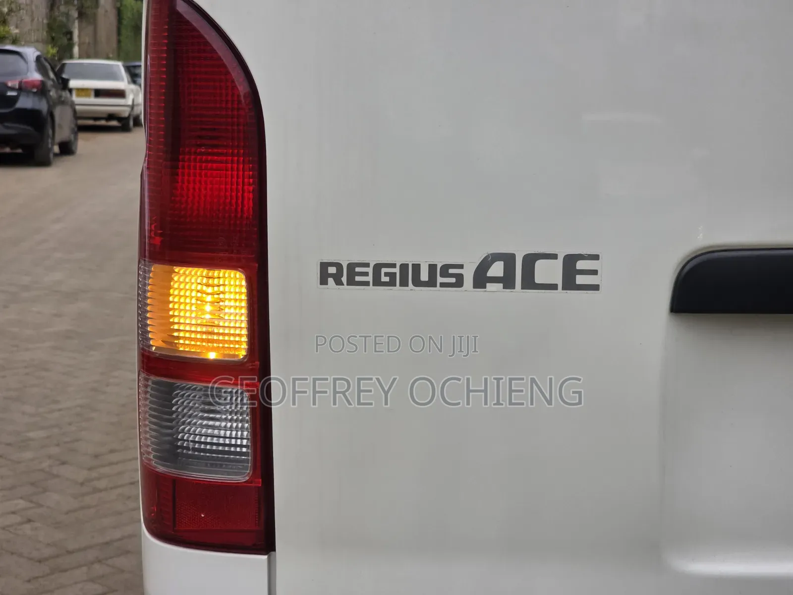 Toyota HiAce 2019 White