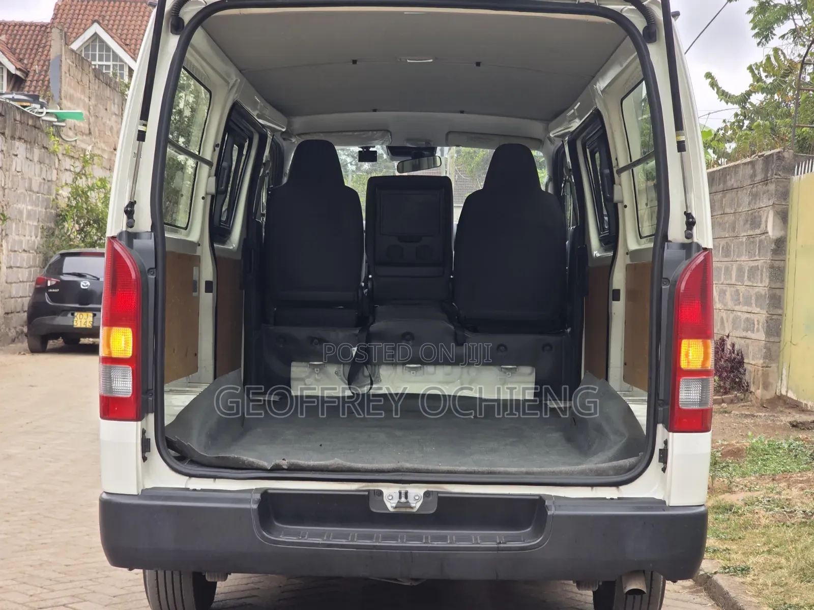 Toyota HiAce 2019 White