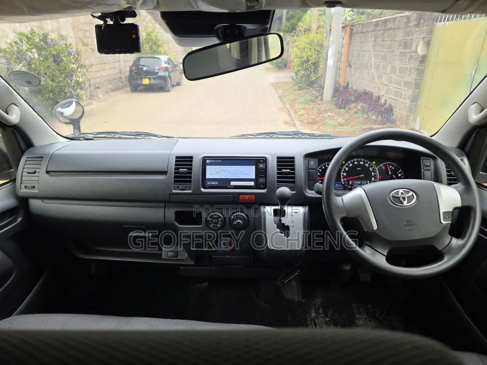 Toyota HiAce 2019 White