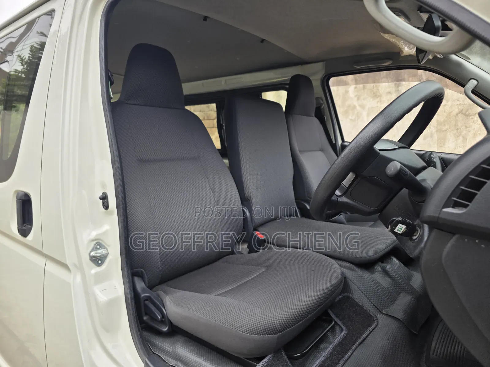 Toyota HiAce 2019 White