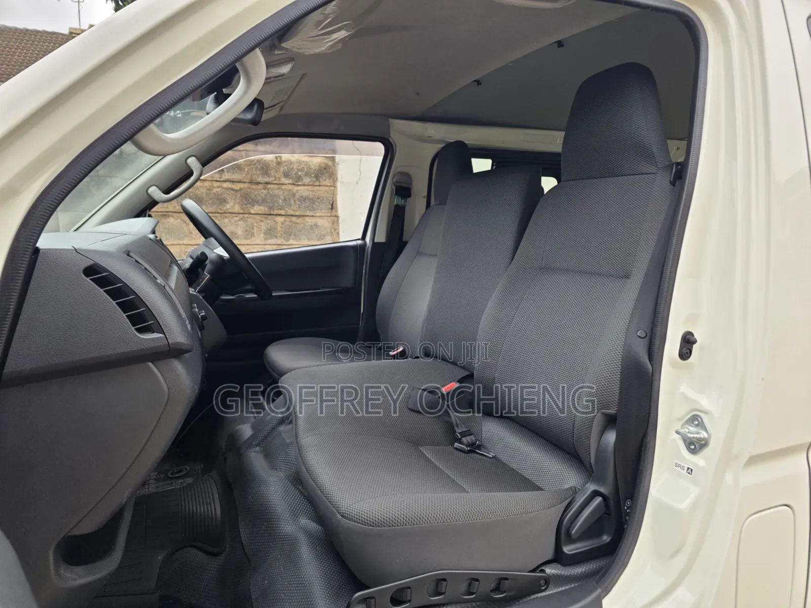 Toyota HiAce 2019 White
