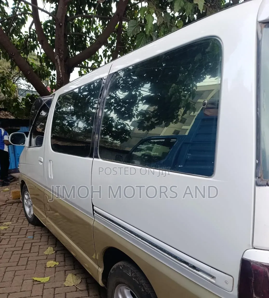 Toyota Regius 1998 White